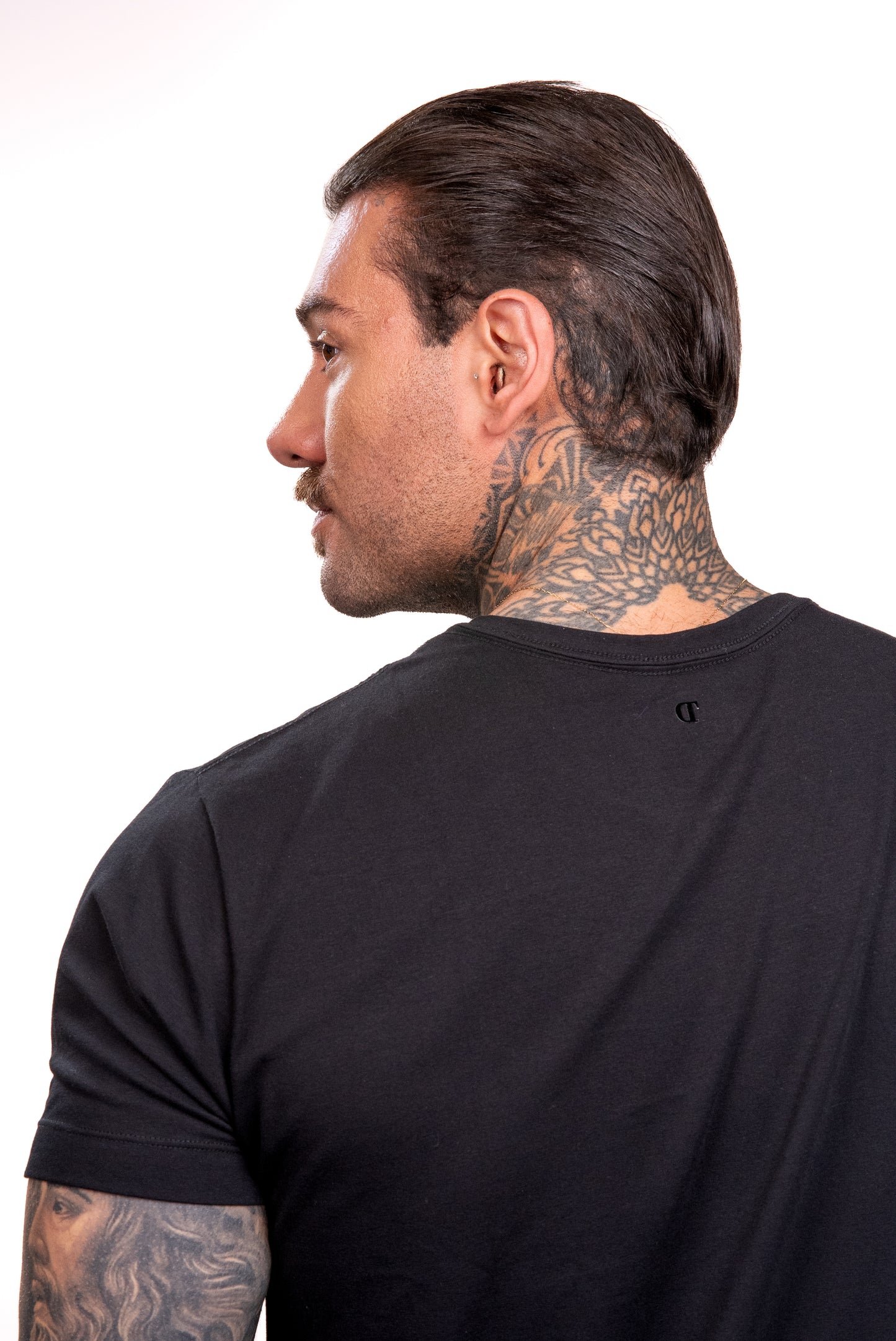 Camiseta Preta Double - Gola Redonda