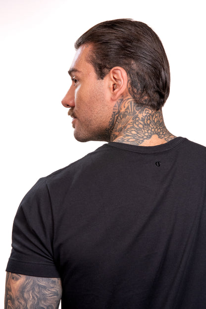 Camiseta Preta Double - Gola Redonda